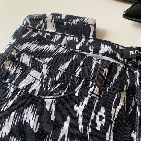 URBAN OUTFITTERS TWIG ANKLE JEANS - Picture 10 of 15